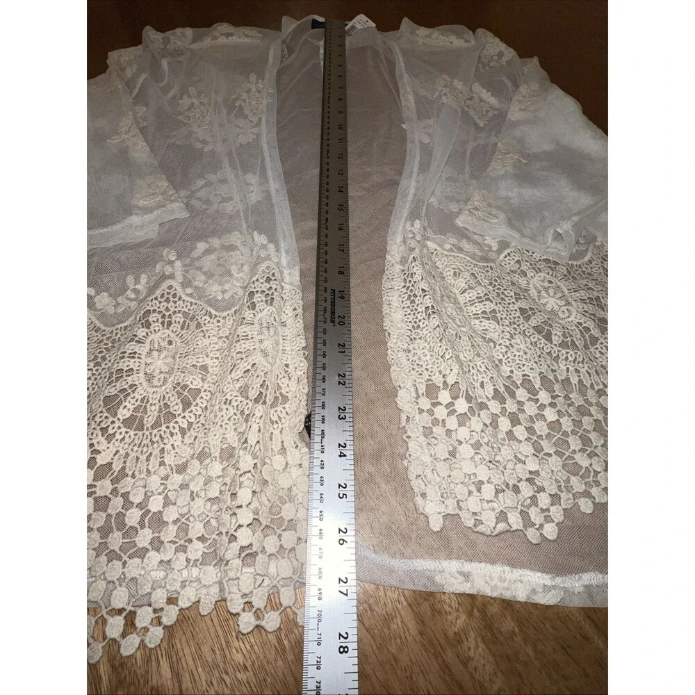 Women’s Casual Express Crocheted Ivory Lacy Shawl Size Large L - Picture 9 of 11